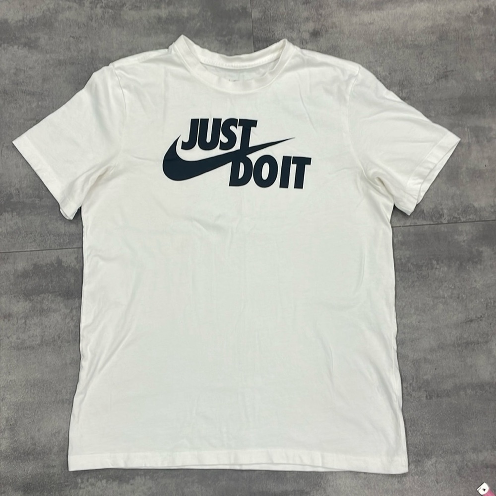 Mens large Nike short sleeve T-shirt